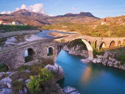 Rundreisen durch Albanien – entdecke unberührte Natur und historische Städte