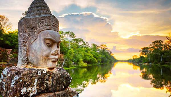 Der Angkor Thom Tempel liegt 7 km nördlich von Siem Reap. Angkor Thom letzte Hauptstadt des Angkorreiches in Kambodscha