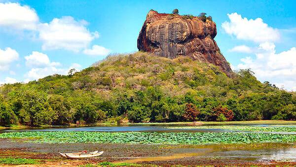 Die Felsenfestung von Sigiriya – eine der bekanntesten Sehenswürdigkeiten in Sri Lanka.