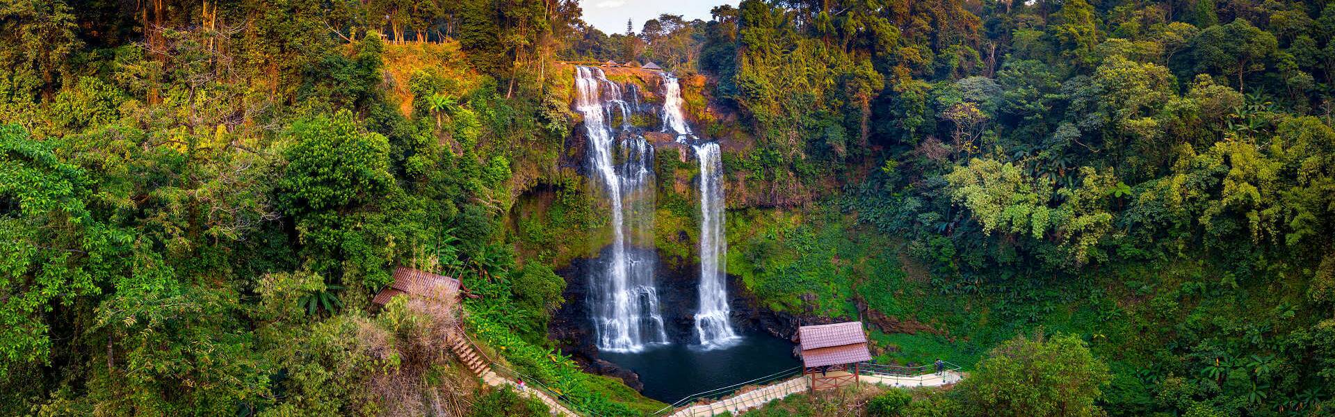 Sehenswürdigkeiten in Laos - Ebene der Tonkrüge, Luang Prabang, Wat Xieng Thong, Pak-Ou-Höhlen, Kuang Si Wasserfall