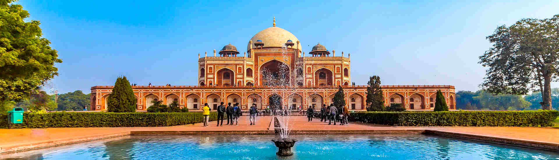 Entdecken Sie die beste Reisezeit für Indien und erleben Sie das beeindruckende Humayun-Mausoleum in voller Pracht!