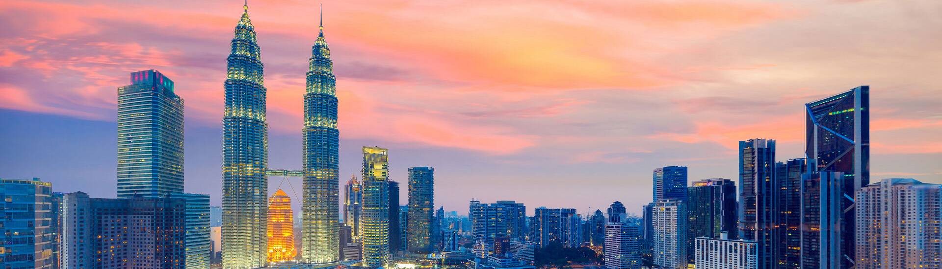 Kuala Lumpurs beeindruckender Skyline, die die beste Reisezeit für Malaysia symbolisiert