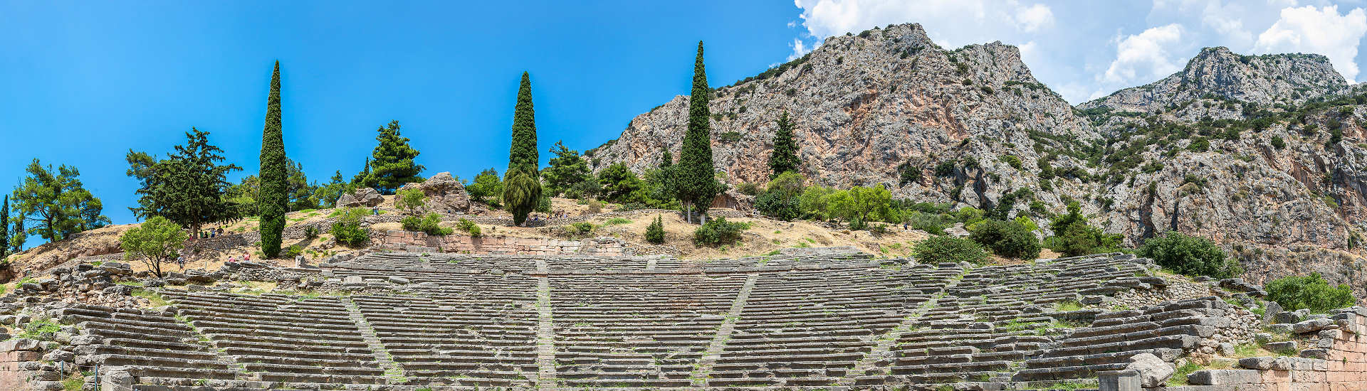 Antikes Theater von Delphi – Historische Stätte mit Blick auf das Tal