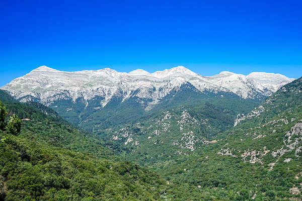 Aussicht auf das Taygetos-Gebirge auf der Peloponnes-Halbinsel in Griechenland