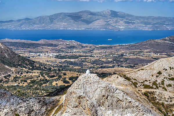 Wandern in den Bergen von Naxos mit Aussicht