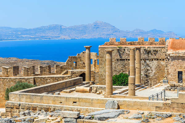 Blick von der Lindos Akropolis auf das Meer