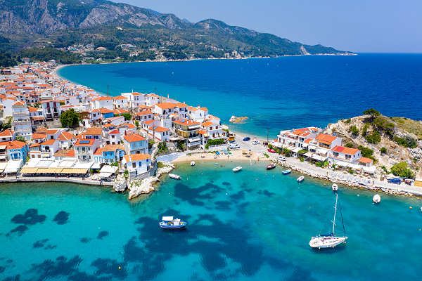 Traditionelles Fischerdorf Kokkari auf der griechischen Insel Samos