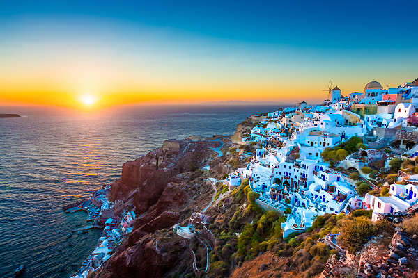 Atemberaubender Sonnenuntergang in Oia, Santorini