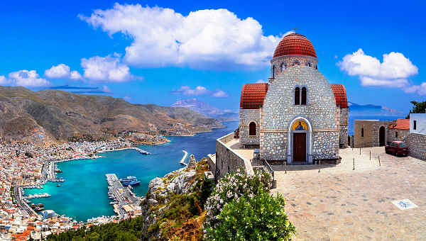 Agios Savvas auf einer Griechenland Rundreise mit atemberaubendem Blick auf das Meer