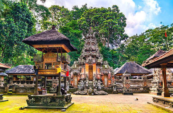 Pura Dalem Agung Padangtegal liegt im südwestlichen Teil vom Monkey Forest bei Ubud auf Bali