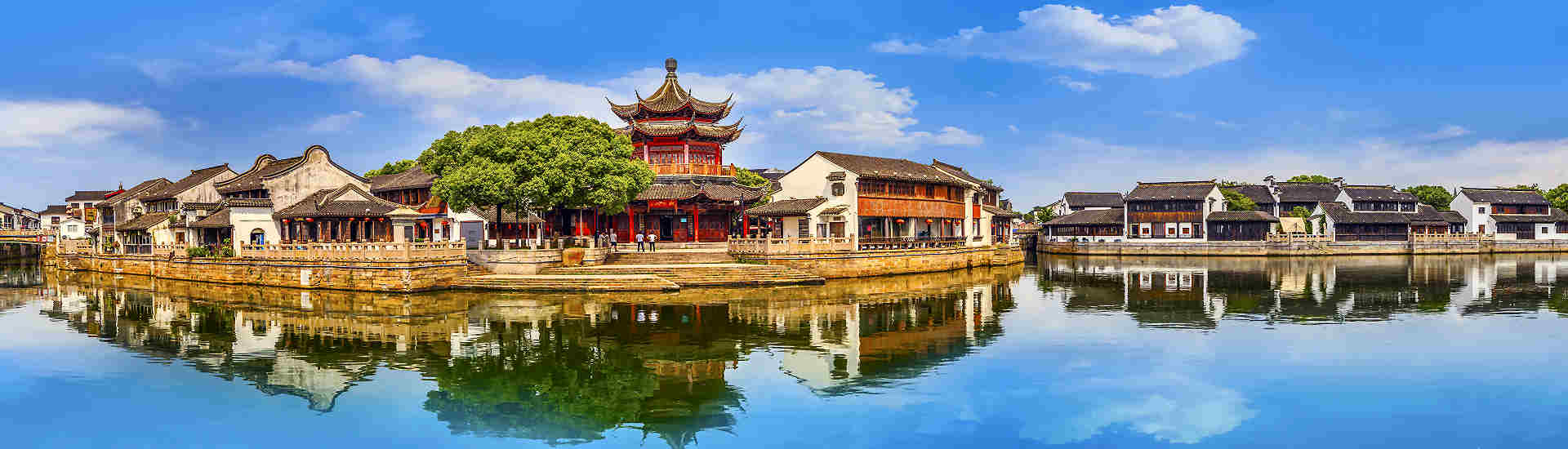 Bild von Suzhou, einer bezaubernden Stadt in China, die für ihre reiche Kultur und malerischen Gärten bekannt ist. Perfektes Reiseziel für China-Reisen