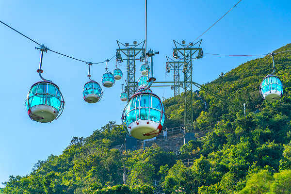 Die Seilbahn zu Ocean Park von Hongkong zählt zu den 10 größten Freizeitparks in Asien