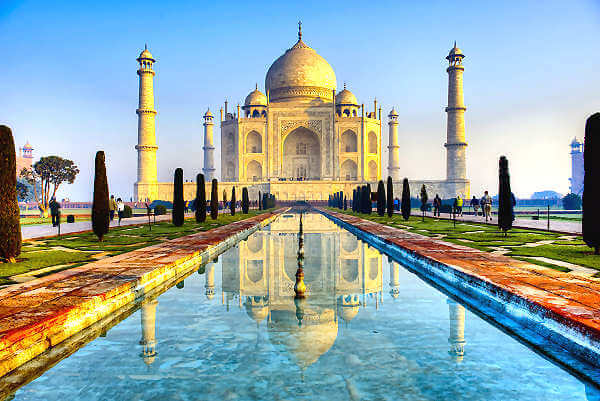 Bild des beeindruckenden Taj Mahal in Indien - Entdecken Sie die besten Sehenswürdigkeiten des Landes