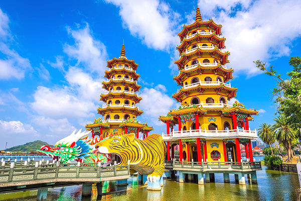 Die Sehenswürdigkeit Tiger und Drache Pagode von Taiwan. Auf Ihrer Taiwan Reise sollten Sie sich in Kaohsiung die Pagode anschauen