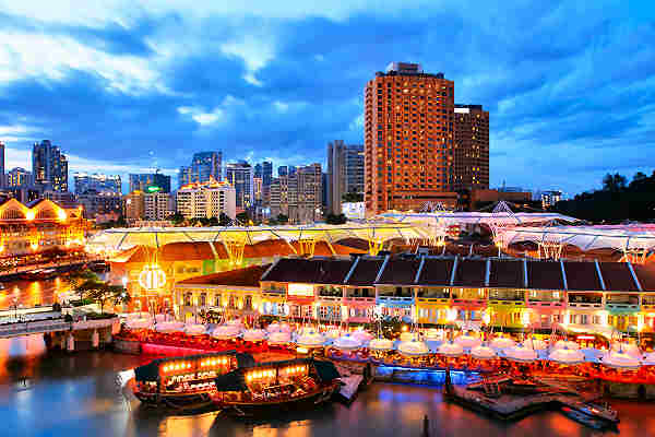 Entdecken Sie Clarke Quay - Trendiges Viertel entlang des Flusses in Singapur