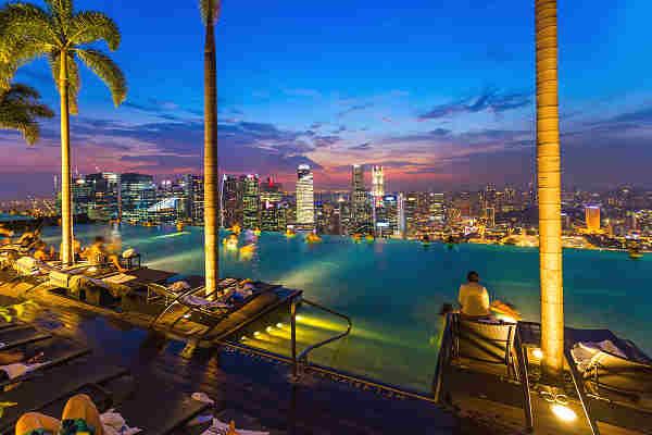 Der spektakuläre Pool vom Marina Bay Sands Hotel in Singapur