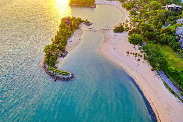 Der größte Strand heißt Central Beach, der schönste Strand ist der Sentosa Palawan Beach