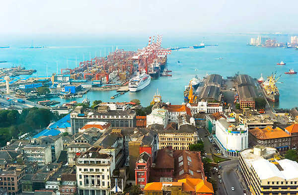 Der Hafen von Colombo ist einer der wichtigsten Umschlaghäfen in Asien