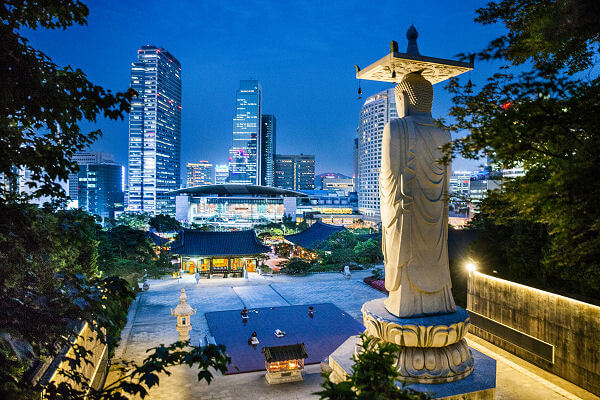 Seoul zwischen Tradition und Moderne die südkoreanische Hauptstadt.