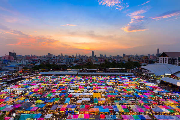 Der Chatuchak Markt ist der größte Wochenendmarkt in Thailand den man unbedingt gesehen haben muss