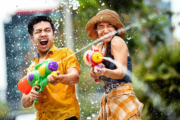 Bild vom Songkran Festival in Thailand mit Wasserschlachten