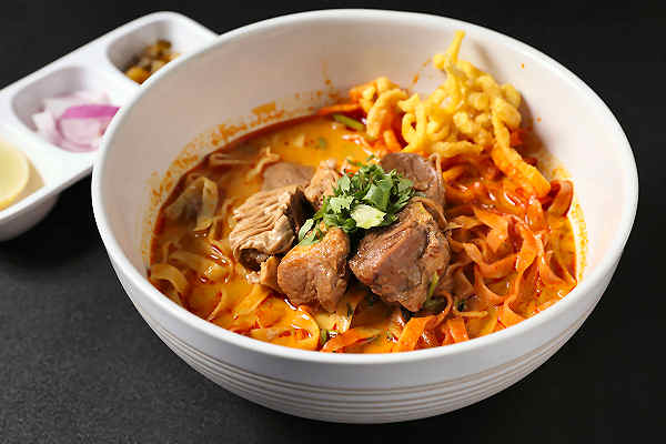 Erlebe den Geschmack Thailands mit Khao Soi