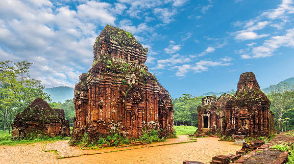 Bild der beeindruckenden Tempelruinen von My Son, einer UNESCO-Weltkulturerbestätte und Zeugnis der Cham-Kultur in Vietnam