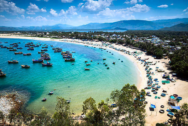 Nha Trang Strand, bester Badestrand für Wassersport, Tauchen und Schnorcheln in Vietnam.