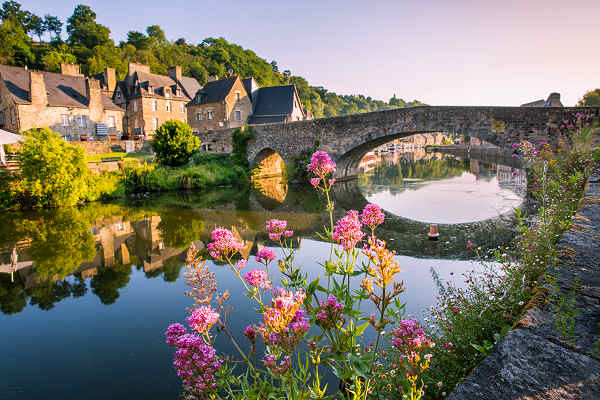 Küste der Bretagne in Frankreich – Entdecke die rauen Landschaften und malerischen Dörfer