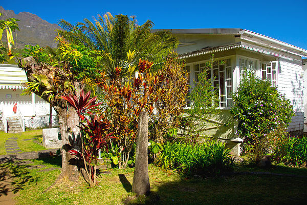 Das Dorf befindet sich im Kessel von Salazie auf La Reunion