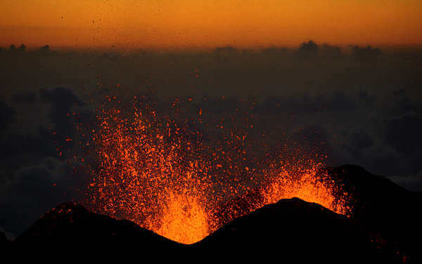 Der aktive Vulkan Piton de la Fournaise verzeichnet jedes Jahr Eruptionen auf Reunion