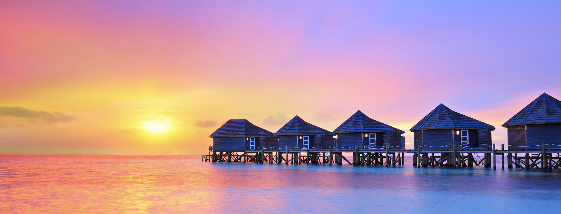 Genießen Sie Ihren Urlaub in den traumhaften Wasserbungalows auf den Malediven