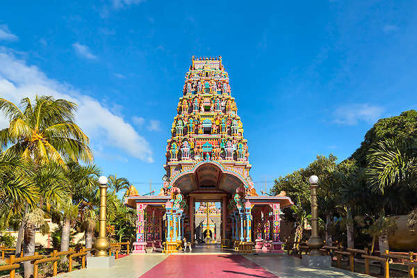 Der Kaylasson Tempel ein ethnischer tamilischer Tempel in Port Loius auf Mauritius