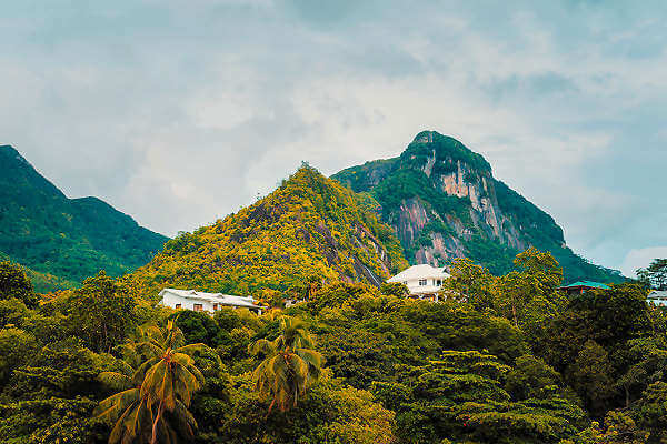 Mont Dauban ist der höchste Gipfel der Insel Silhouette wo Sie einen atemberaubenden Panoramablick genießen