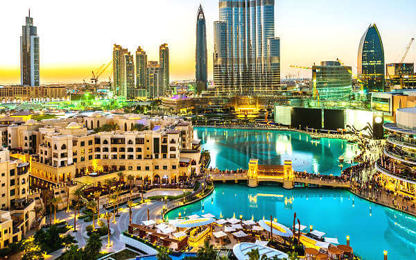 Das Einkaufszentrum Dubai Mall in Dubai in den Vereinigten Arabischen Emiraten ist eines der größten Einkaufszentren der Welt
