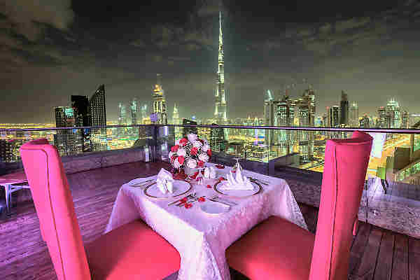 Genießen Sie kulinarische Höhepunkte mit Blick auf den Burj Khalifa: Die besten Restaurants für eine atemberaubende Aussicht