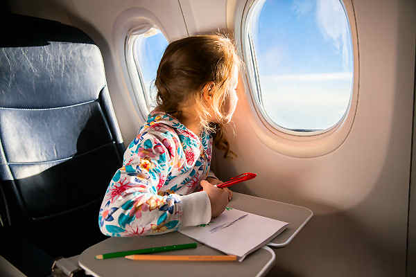 Koh Samui mit Kindern: So wird der Flug zum Highlight des Urlaubs