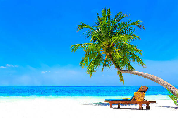 Insel Praslin die zweitgrößte Insel der Seychellen, Sonnenuntergängen am puderzuckerweißen Strand erleben