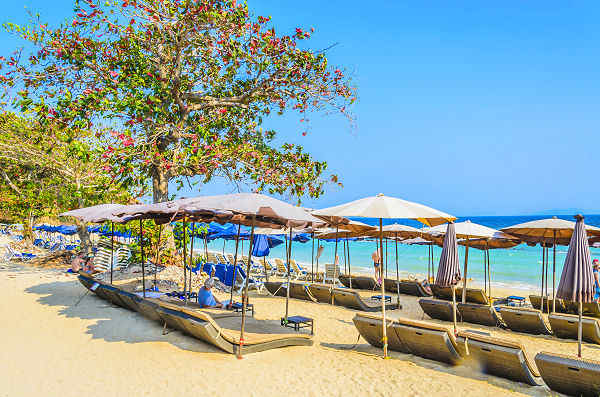 Der Jomtien Beach liegt im Süden von Pattaya und ist etwa sechs Kilometer lang