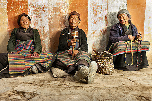 Bhutan Rundreise - Erkunde die buddhistischen Klöster, bestaune die Gebetsmühlen und lerne das ursprüngliche Bhutan kennen