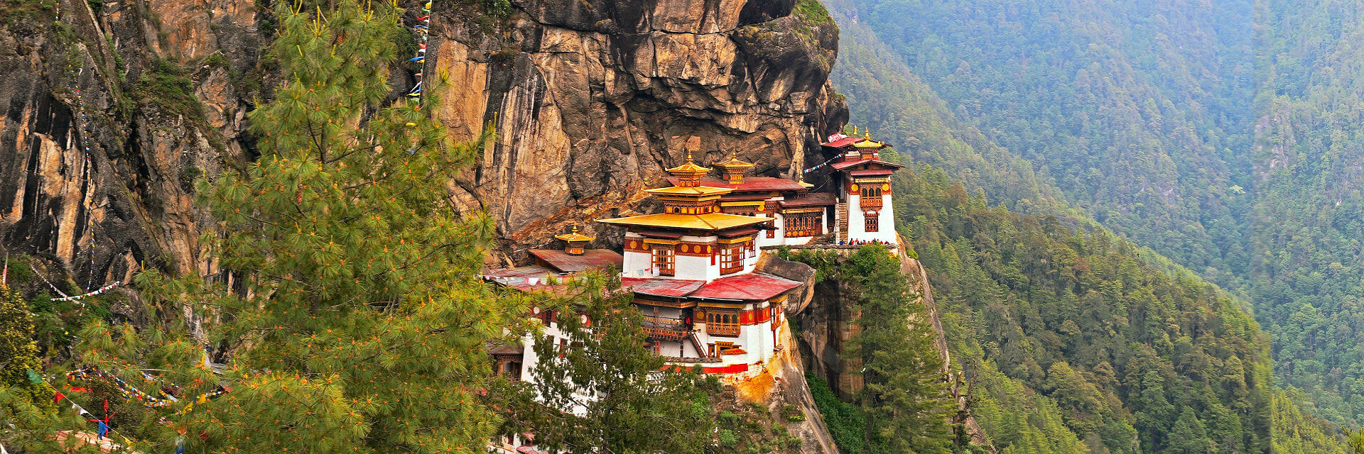 Bhutan Rundreise - Einzigartige Landschaften, atemberaubende Tempel und eine faszinierende Kultur erwarten Sie auf dieser unvergesslichen Reise