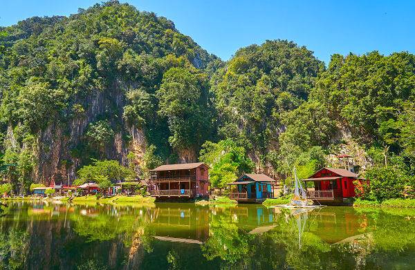 Malaysia Rundreise: Eindrücke vom Nationalpark Kinabalu - Wasserfälle, Affen und eine atemberaubende Landschaft