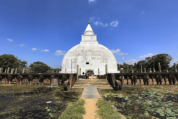 Entdecke die Königsstadt Anuradhapura auf deiner Rundreise durch Sri Lanka
